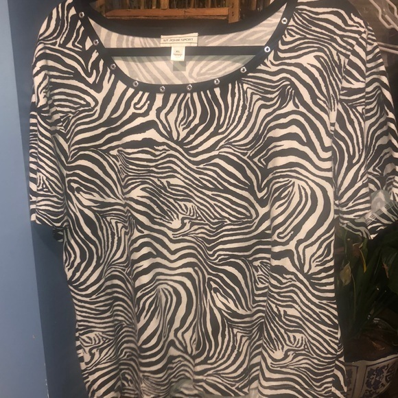 St. John Sport short sleeve zebra print top size extra large Stretchy material - Picture 1 of 5